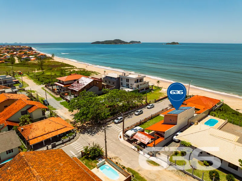 Sobrado à venda no bairro Salinas em Balneário Bar