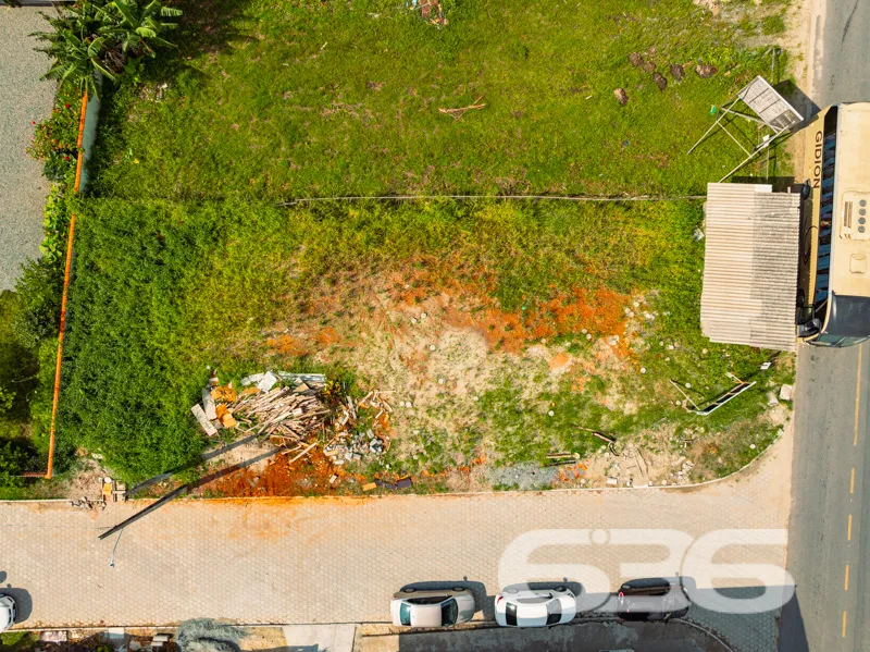 TERRENO DE ESQUINA À VENDA | PRÓXIMO AO MAR | 490