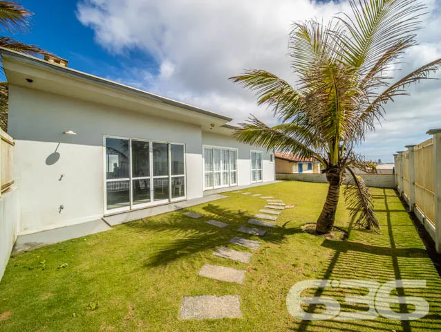 Oportunidade Única: Casa Frente Mar no Bairro Sali