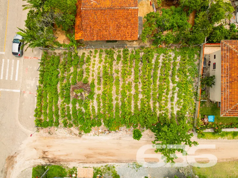 Terreno à venda com 450m² no bairro Salinas – Baln