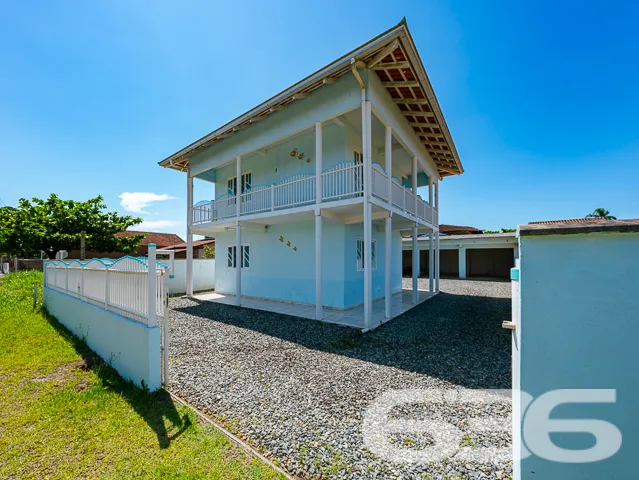 SOBRADO COM 3 DORMITÓRIOS COM VISTA PARA A LAGOA