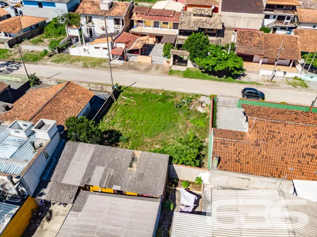 TERRENO À VENDA NO CENTRO DE BALNEÁRIO BARRA DO SU