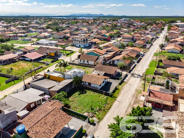 TERRENO À VENDA NO CENTRO DE BALNEÁRIO BARRA DO SU