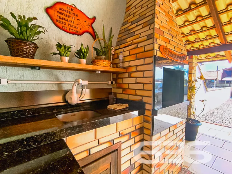 Casa à venda no bairro Salinas, Balneário Barra do