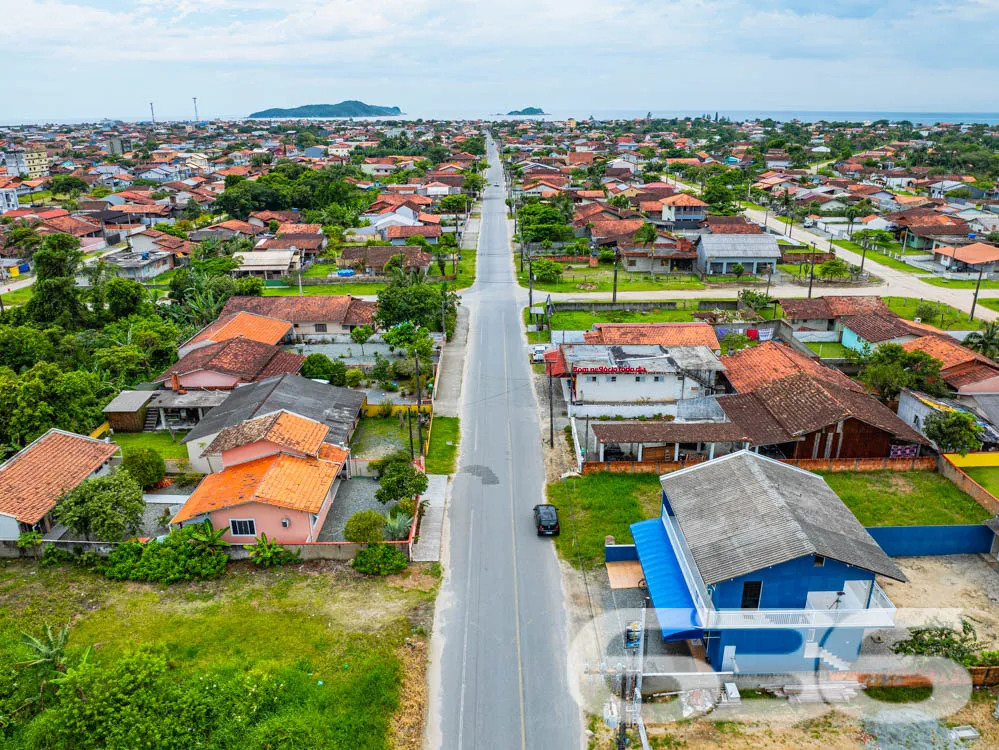 Sobrado à Venda em Balneário Barra do Sul/SC – Opo