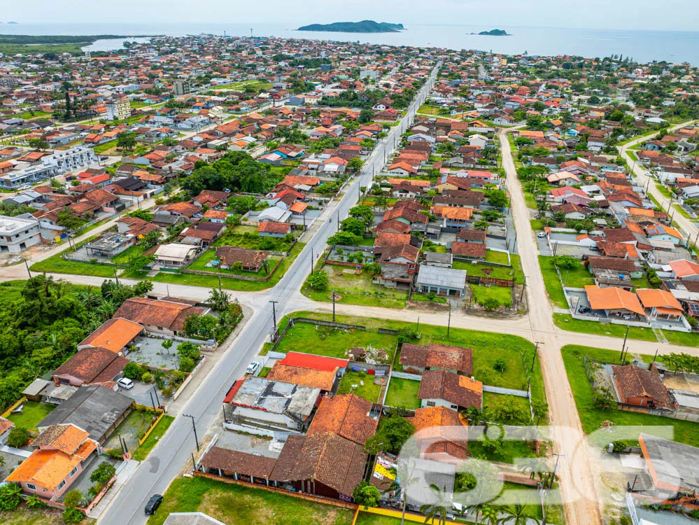 Sobrado à Venda em Balneário Barra do Sul/SC – Opo