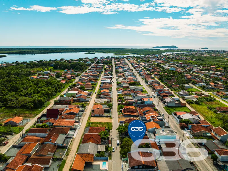 Casa à venda no bairro Costeira, Balneário Barra d