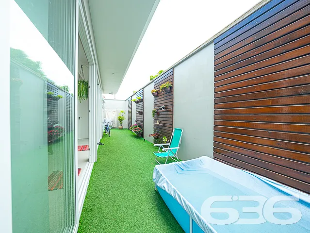 RESIDÊNCIA DESLUMBRANTE COM 3 SUÍTES NO CENTRO DE