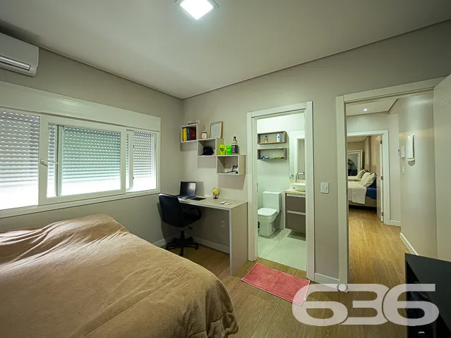 RESIDÊNCIA DESLUMBRANTE COM 3 SUÍTES NO CENTRO DE