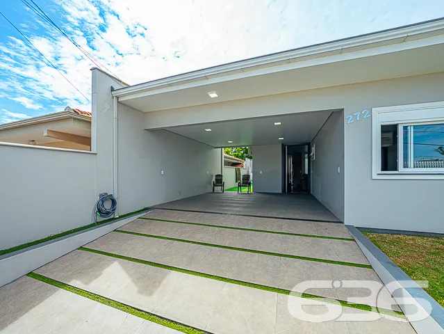 RESIDÊNCIA DESLUMBRANTE COM 3 SUÍTES NO CENTRO DE