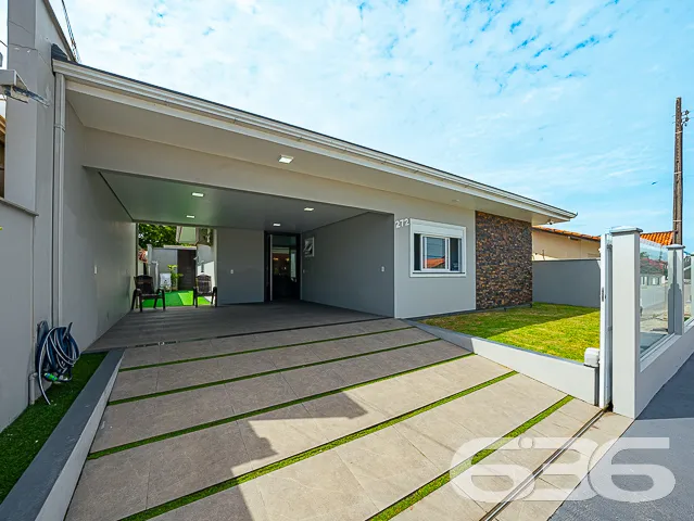 RESIDÊNCIA DESLUMBRANTE COM 3 SUÍTES NO CENTRO DE