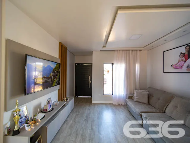 BELÍSSIMA CASA COM 1 SUÍTE E 2 QUARTOS EM BALNEÁRI