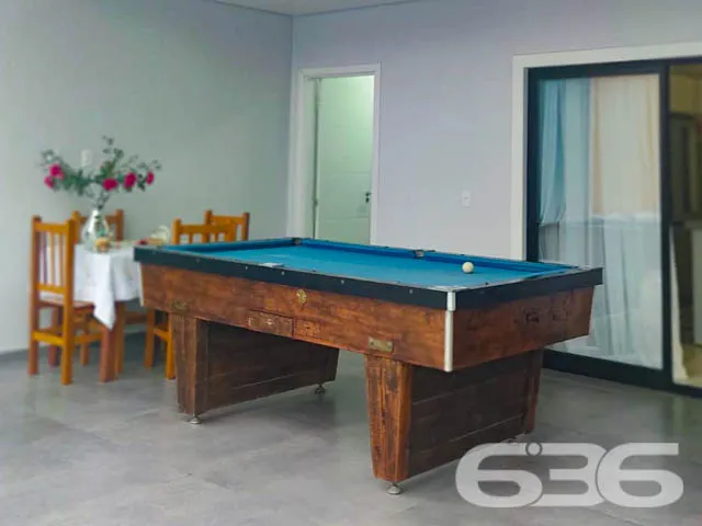 BELÍSSIMA CASA COM 1 SUÍTE E 2 QUARTOS EM BALNEÁRI