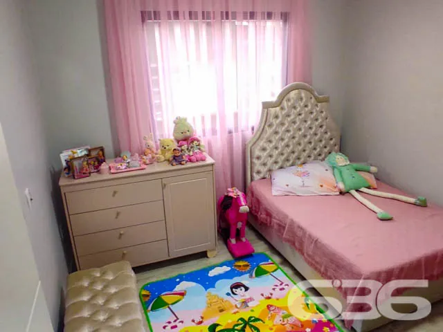 BELÍSSIMA CASA COM 1 SUÍTE E 2 QUARTOS EM BALNEÁRI