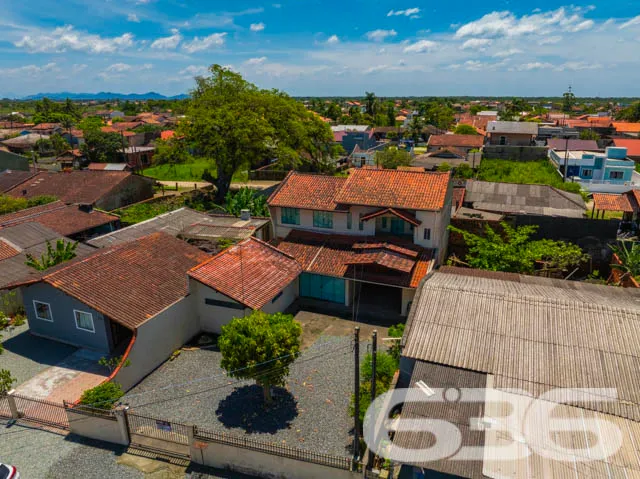 Residência Moderna em Balneário Barra do Sul - Per
