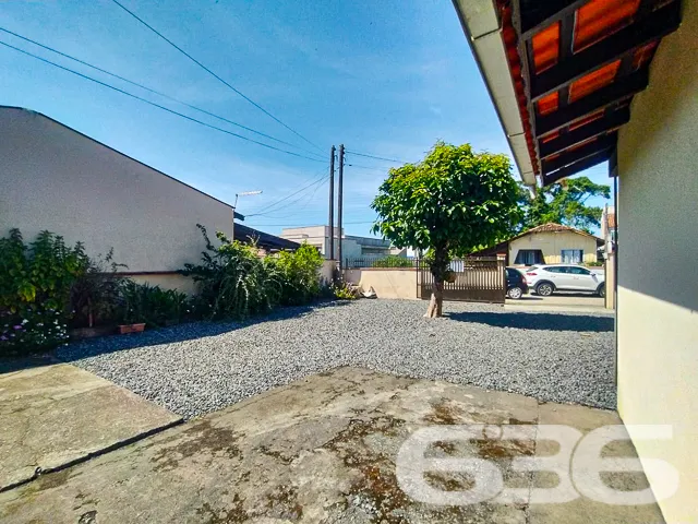 Residência Moderna em Balneário Barra do Sul - Per