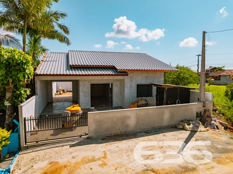 Casa Nova à venda no Centro de Barra do Sul – 3 Qu