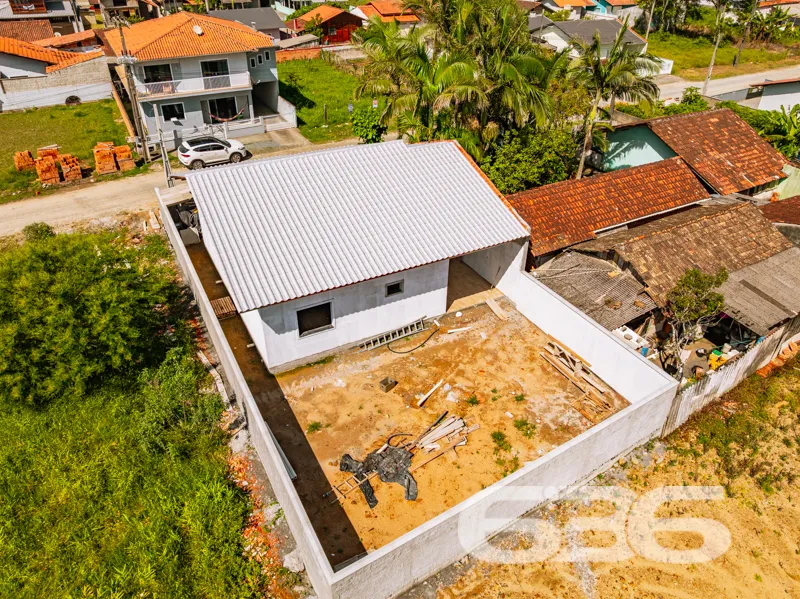 Casa Nova à venda no Centro de Barra do Sul – 3 Qu