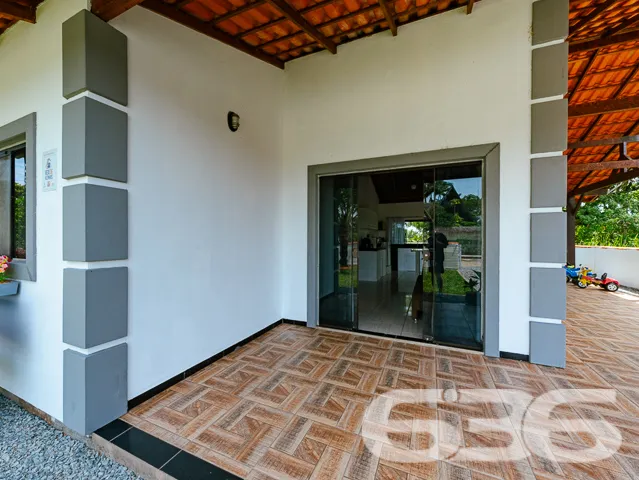 LINDA CASA FUNDOS PARA O RIO PEREQUÊ NO BAIRRO COS