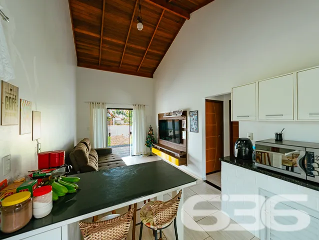 LINDA CASA FUNDOS PARA O RIO PEREQUÊ NO BAIRRO COS