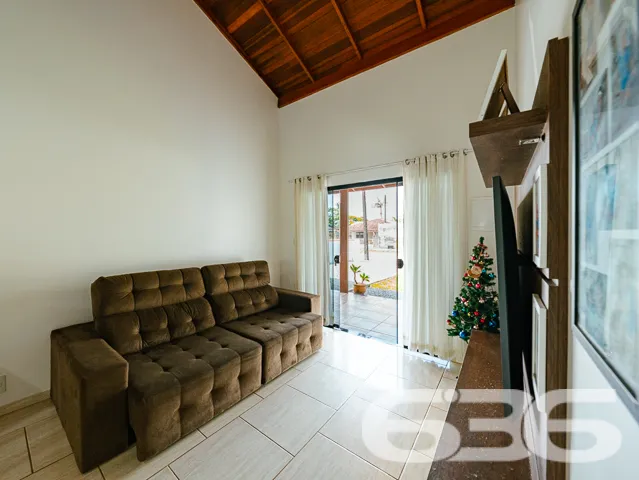 LINDA CASA FUNDOS PARA O RIO PEREQUÊ NO BAIRRO COS