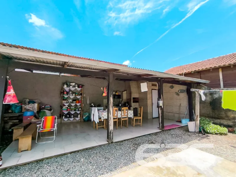 Casa à Venda no Centro de Balneário Barra do Sul/S