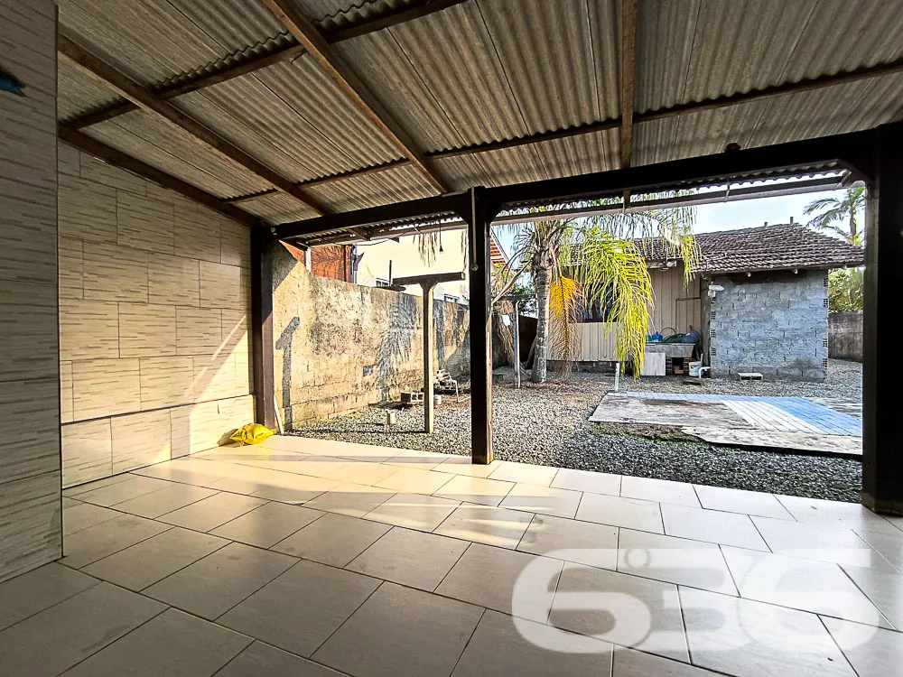 Casa à Venda no Centro de Balneário Barra do Sul/S