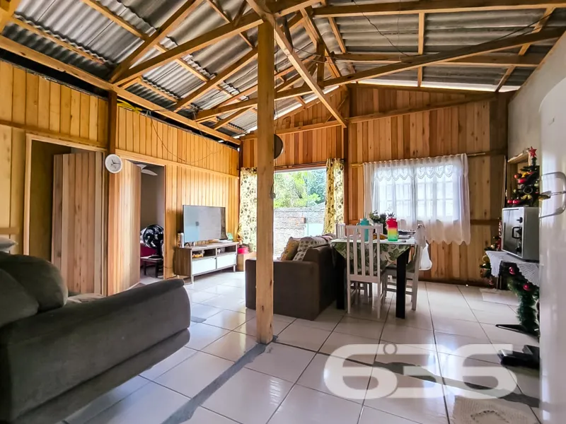 Casa à Venda no Centro de Balneário Barra do Sul/S