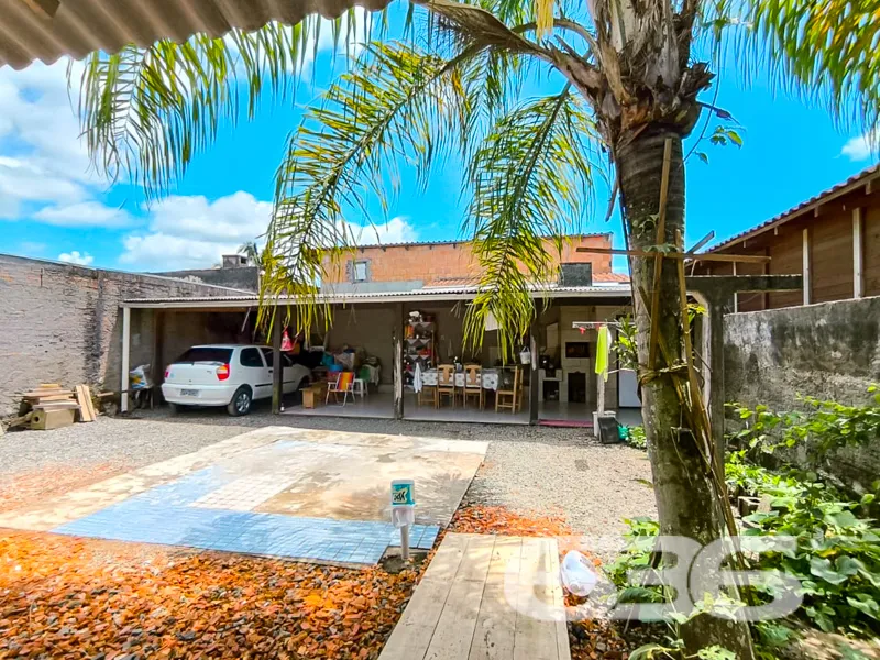 Casa à Venda no Centro de Balneário Barra do Sul/S