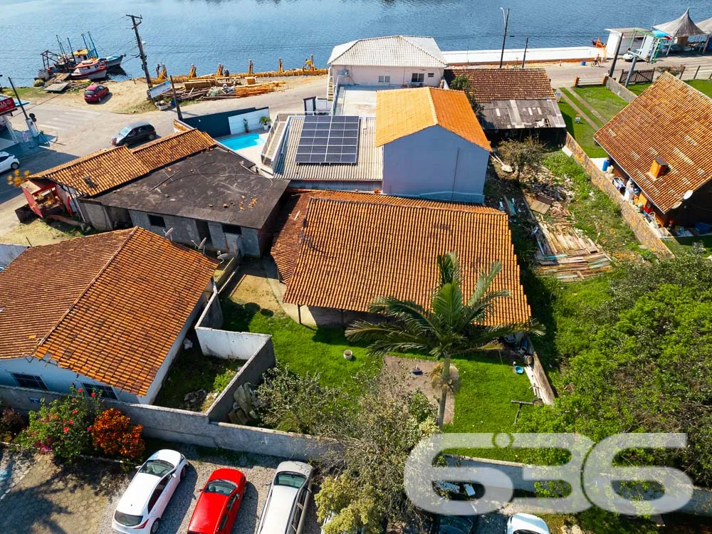 OPORTUNIDADE DE INVESTIMENTO NO CENTRO DE BALNEÁRI