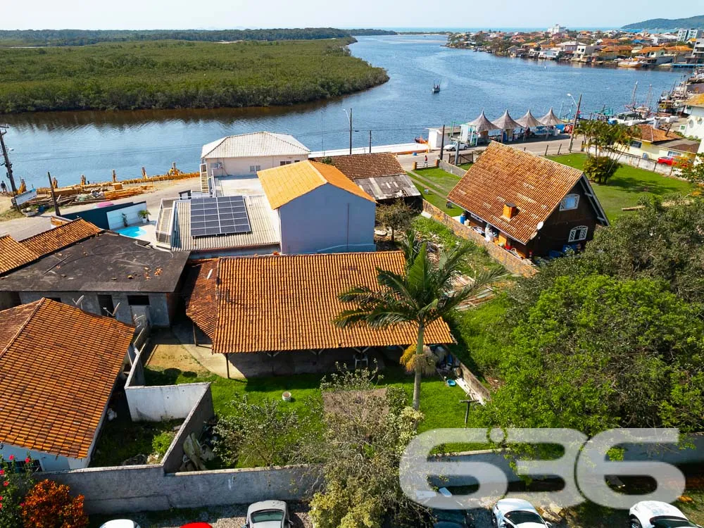 OPORTUNIDADE DE INVESTIMENTO NO CENTRO DE BALNEÁRI