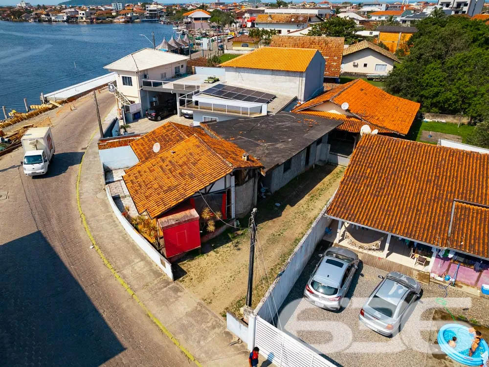 OPORTUNIDADE DE INVESTIMENTO NO CENTRO DE BALNEÁRI