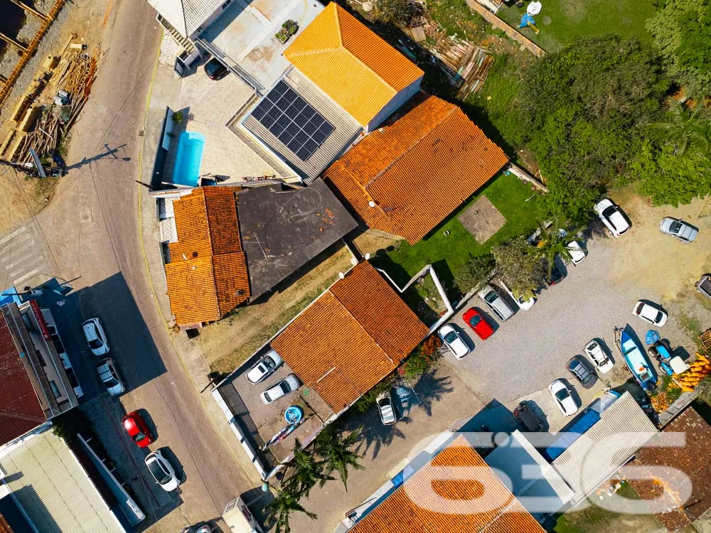 OPORTUNIDADE DE INVESTIMENTO NO CENTRO DE BALNEÁRI