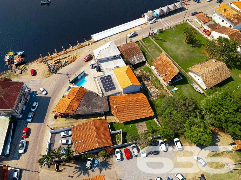 OPORTUNIDADE DE INVESTIMENTO NO CENTRO DE BALNEÁRI