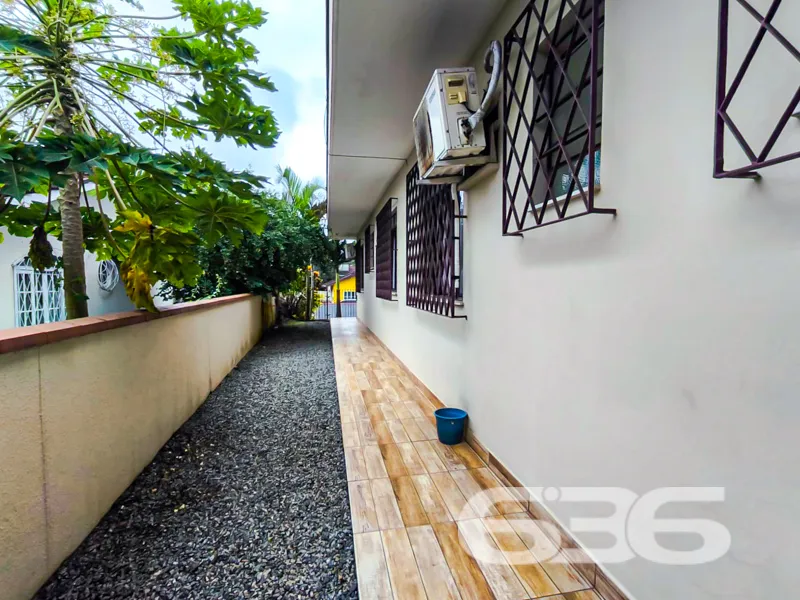 LINDA CASA COM SUĂTE + 3 QUARTOS NO BAIRRO ITAUM -