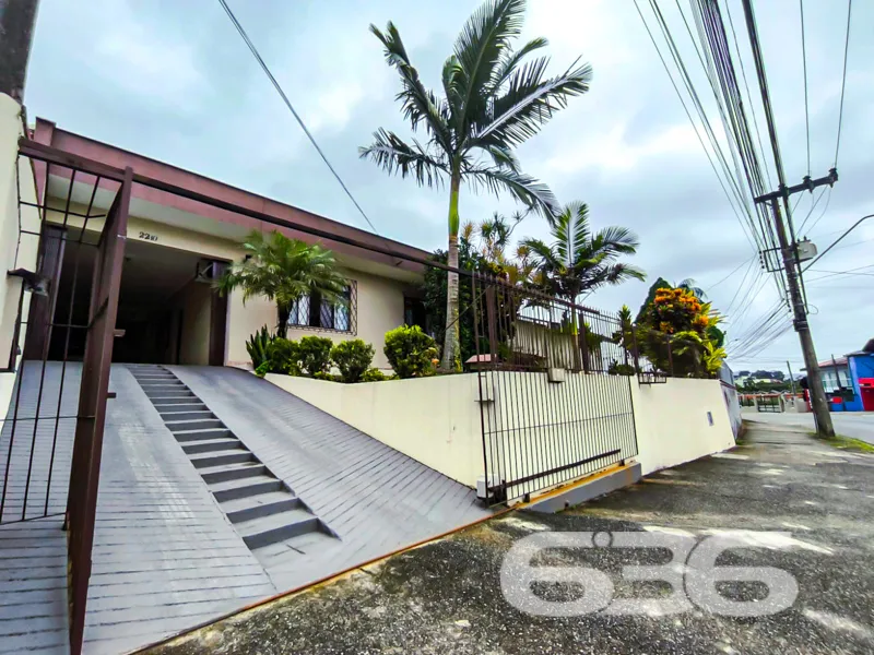 LINDA CASA COM SUĂTE + 3 QUARTOS NO BAIRRO ITAUM -