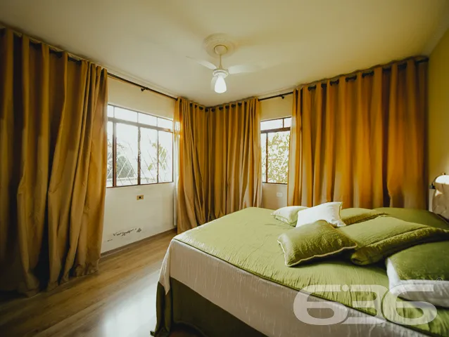 LINDA CASA COM SUĂTE + 3 QUARTOS NO BAIRRO ITAUM -