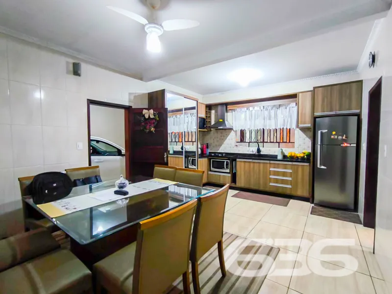 LINDA CASA COM SUĂTE + 3 QUARTOS NO BAIRRO ITAUM -