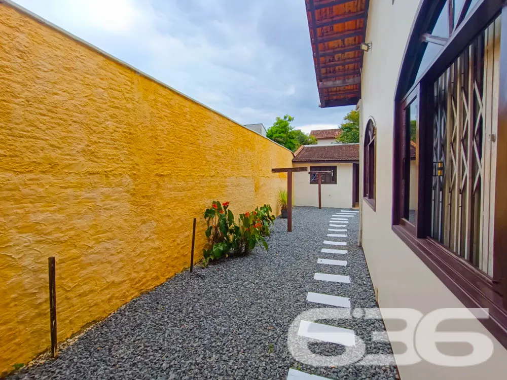 đĄ Excelente ResidĂȘncia TĂ©rrea no Bairro Itaum -