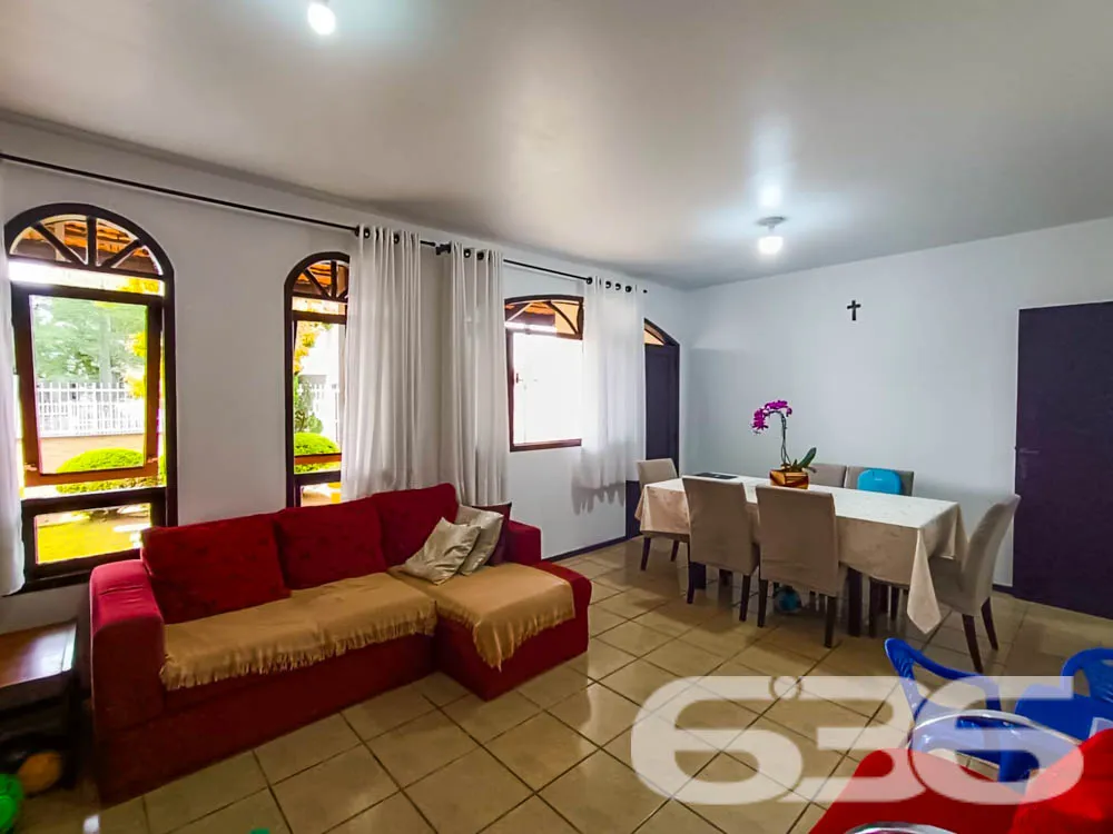 đĄ Excelente ResidĂȘncia TĂ©rrea no Bairro Itaum -