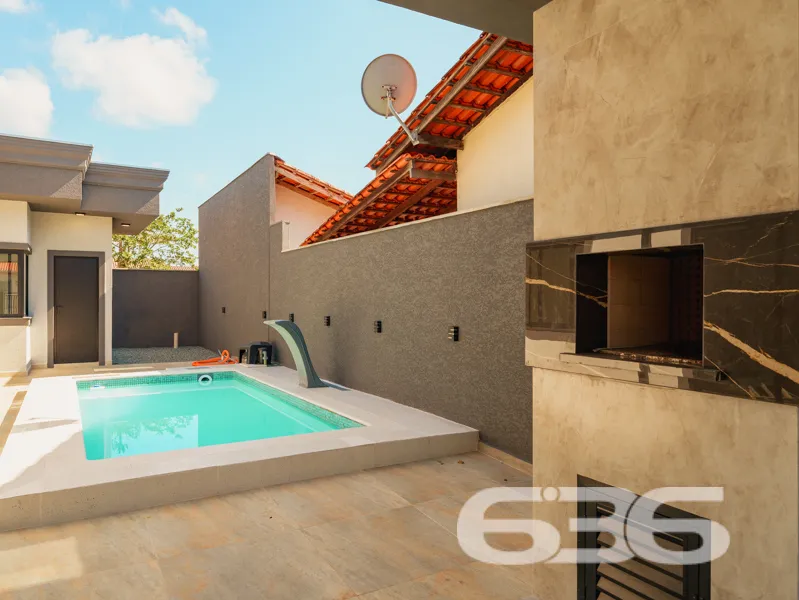 Casa à venda averbada no bairro Costeira em Balneá