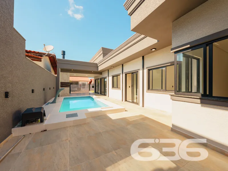 Casa à venda averbada no bairro Costeira em Balneá