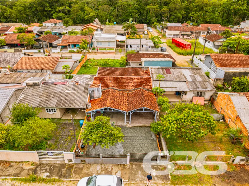 Casa à venda no bairro Costeira em Balneário Barra
