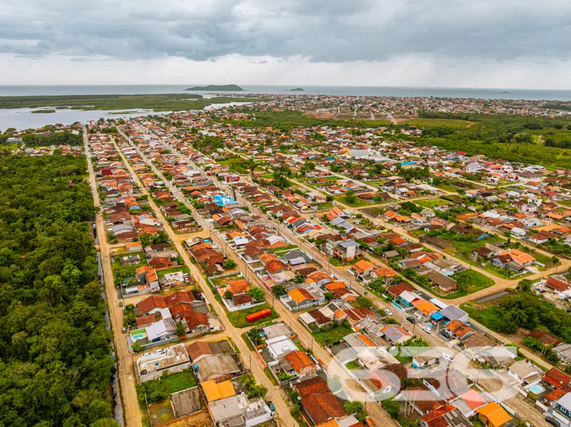 Casa à venda no bairro Costeira em Balneário Barra