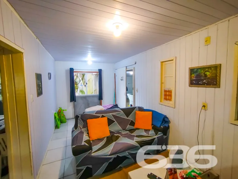 RESIDÊNCIA COM POMAR NO BAIRRO COSTEIRA, BALNEÁRIO