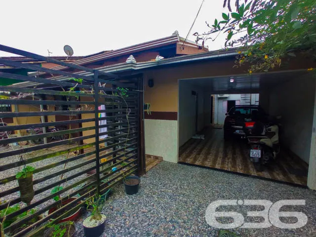 CASA COM 4 QUARTOS NO BAIRRO COSTEIRA EM BALNEÁRIO