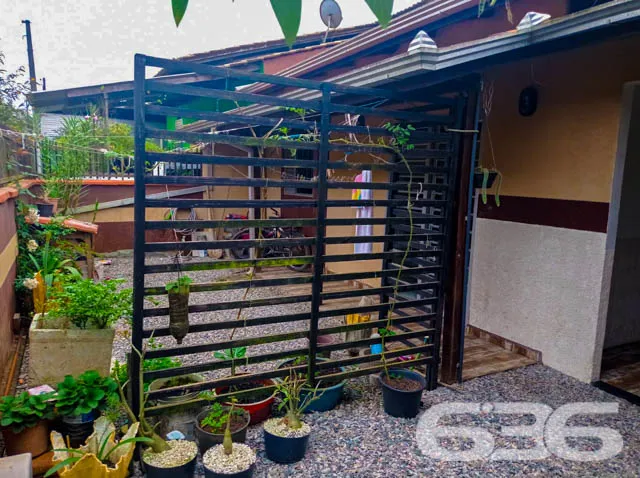 CASA COM 4 QUARTOS NO BAIRRO COSTEIRA EM BALNEÁRIO