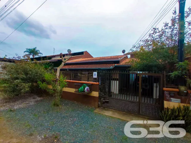 CASA COM 4 QUARTOS NO BAIRRO COSTEIRA EM BALNEÁRIO