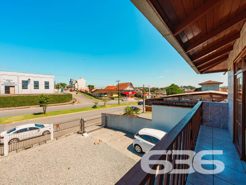 Sobrado à venda no bairro Boehmerwald em Joinville