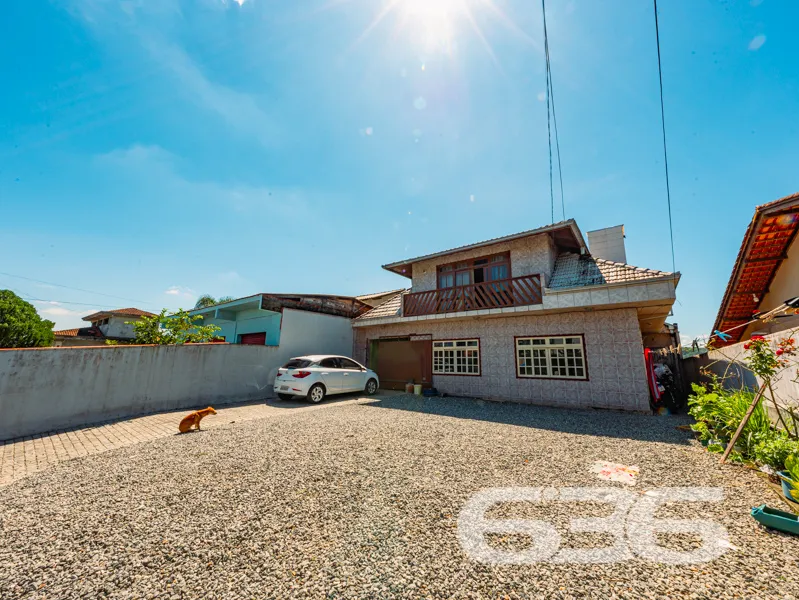 Sobrado à venda no bairro Boehmerwald em Joinville